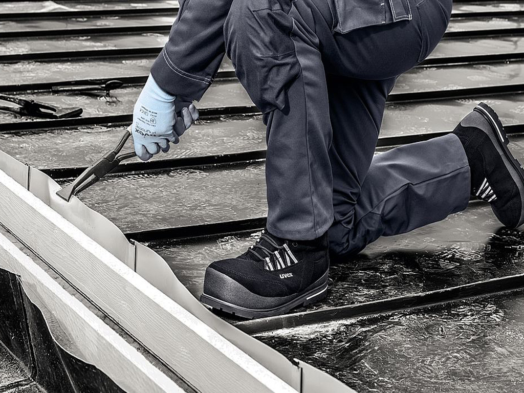 راه های محافظت از پاها در برابر خطرات محیط های کاری